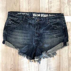 Volcom women’s Stone rolled short size 9